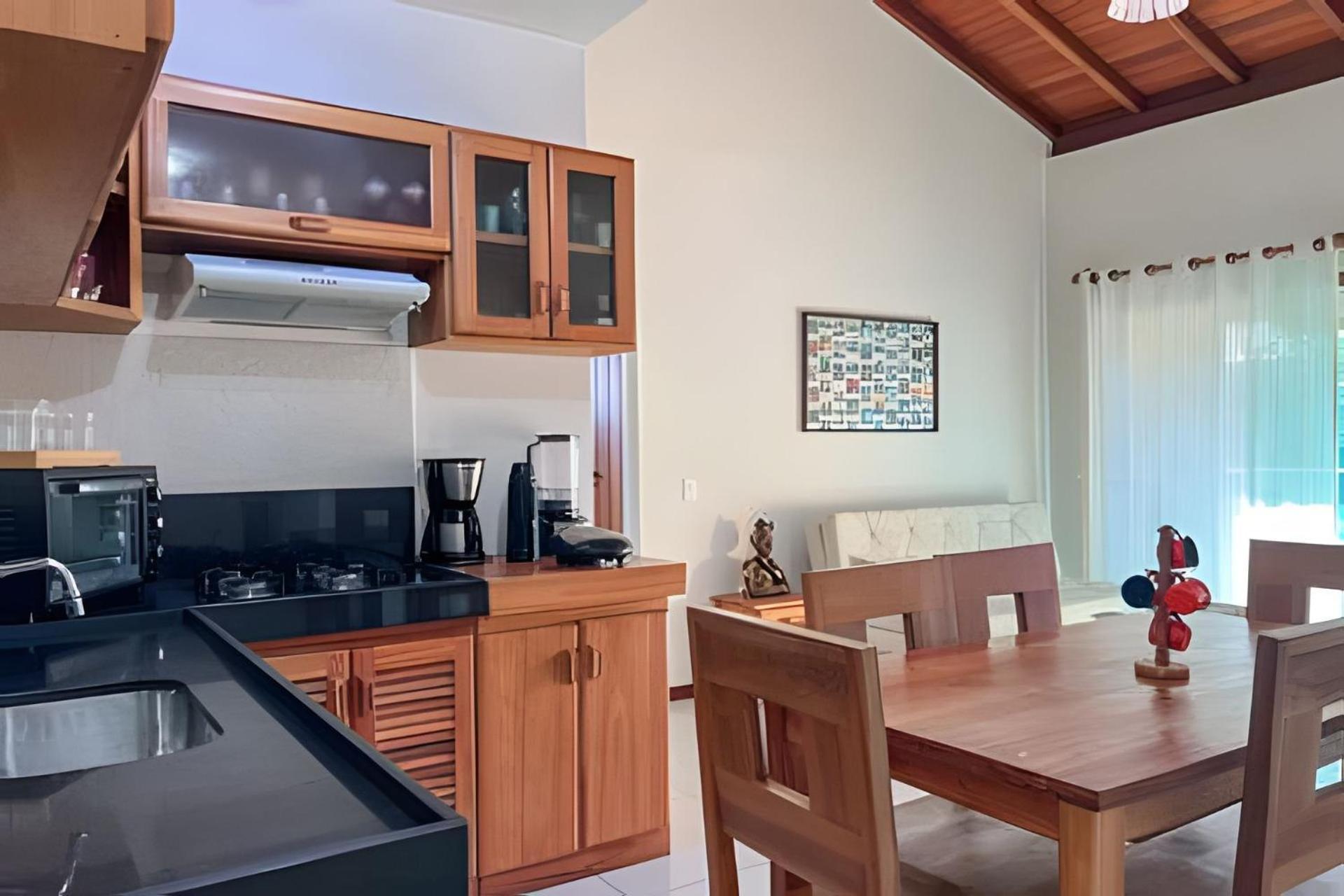 Holiday home 450m Da Taperapuan; 2 Suites; Piscina; Wifi 300 Mbs; 2 Pavimento; Churrasqueira; Estacionamento Gratuito 1 Carro. *