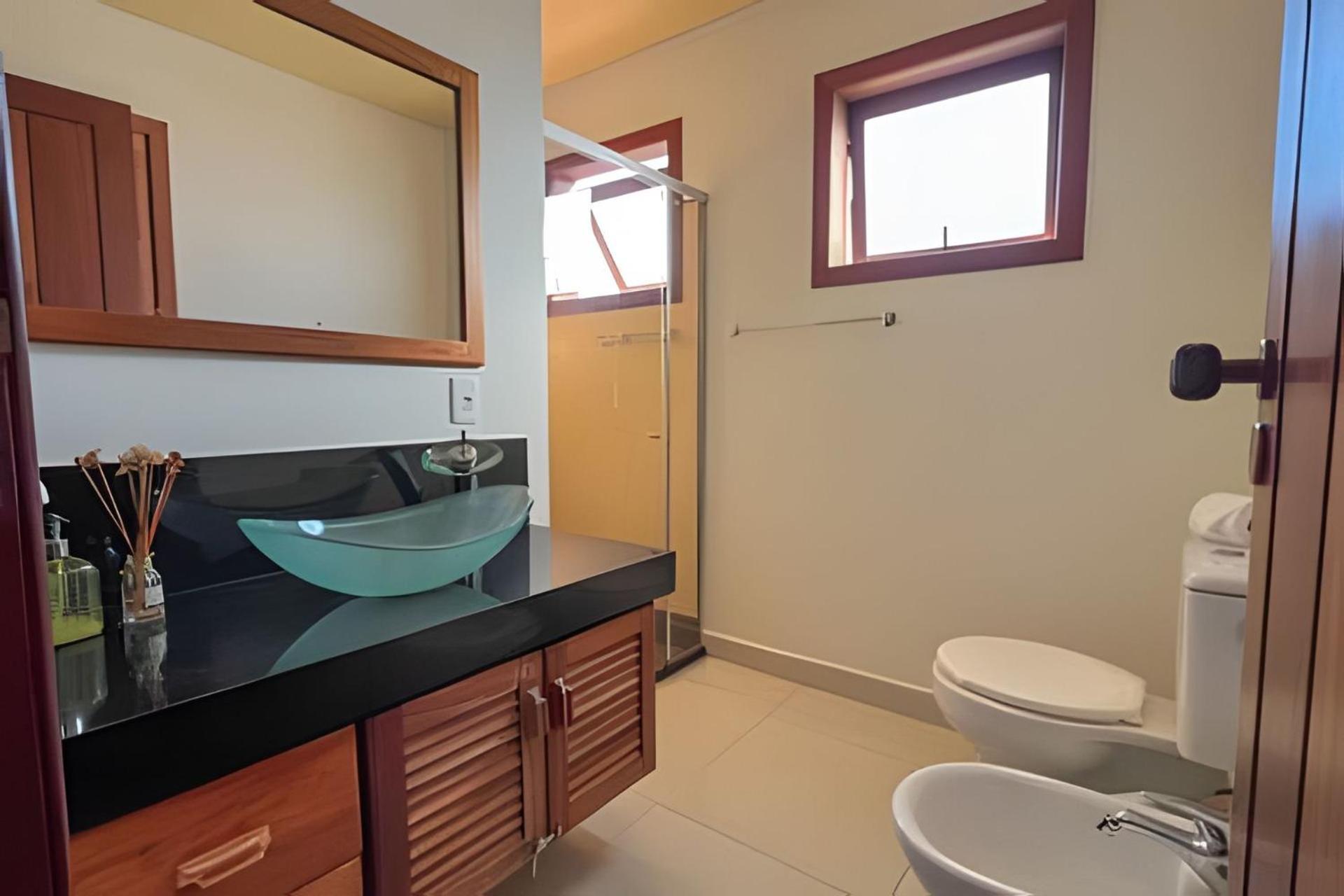 450m Da Taperapuan; 2 Suites; Piscina; Wifi 300 Mbs; 2 Pavimento; Churrasqueira; Estacionamento Gratuito 1 Carro. *