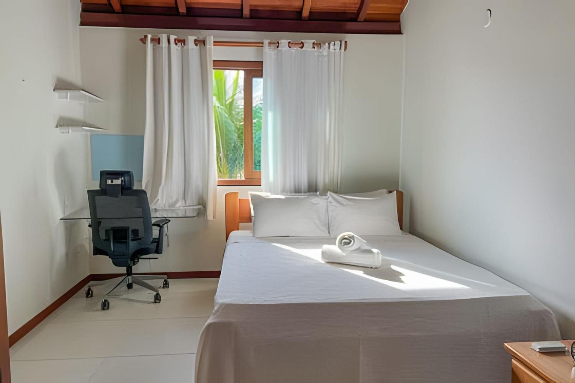 450m Da Taperapuan; 2 Suites; Piscina; Wifi 300 Mbs; 2 Pavimento; Churrasqueira; Estacionamento Gratuito 1 Carro. Holiday home Porto Seguro