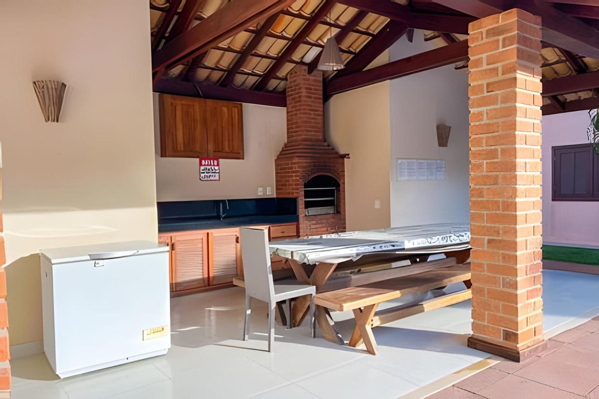 450m Da Taperapuan; 2 Suites; Piscina; Wifi 300 Mbs; 2 Pavimento; Churrasqueira; Estacionamento Gratuito 1 Carro.